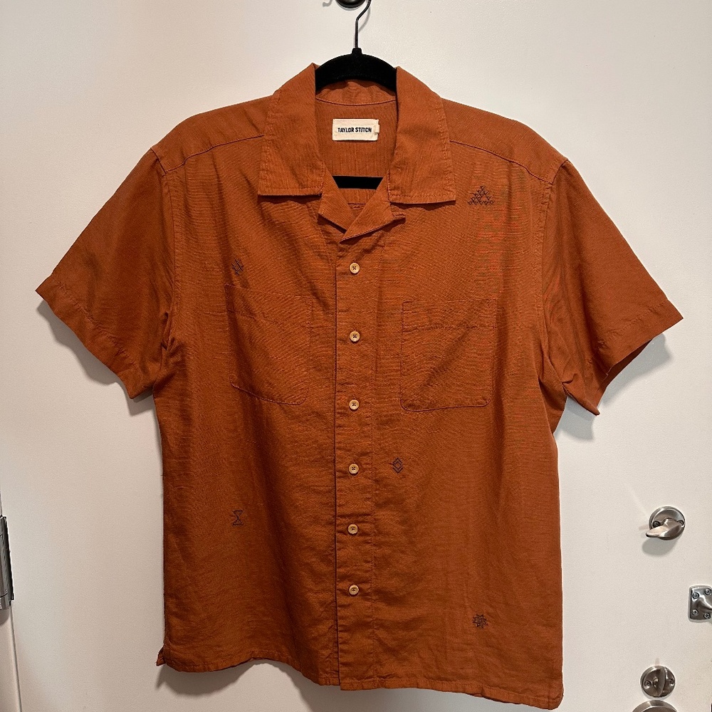Taylor Stitch: The Conrad Shirt in Adobe Embroidery (M, size 40)